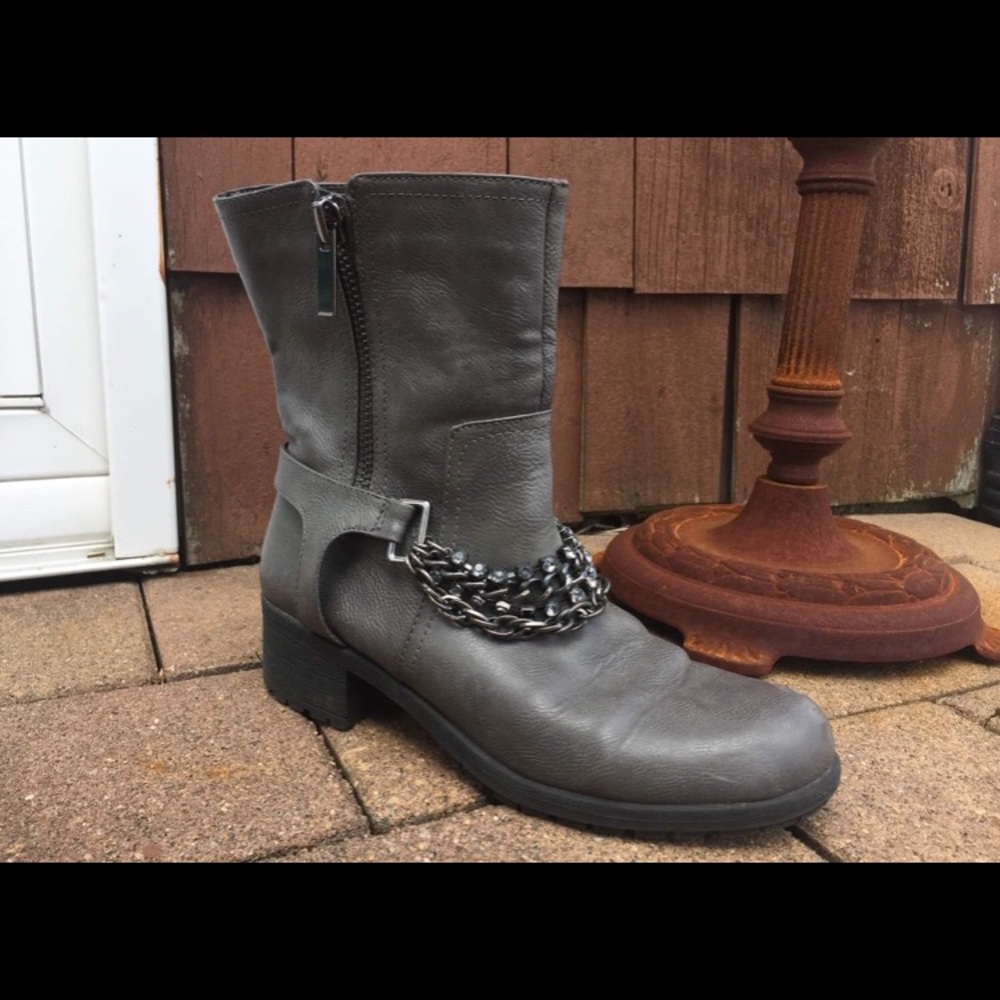 Simply Vera Wang Boots